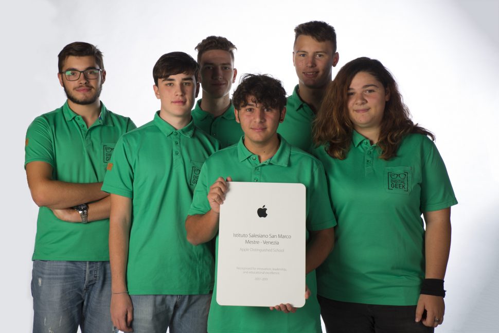 Apple-Distinguished-School_00